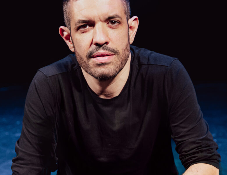 Francesco De Carlo a Ginevra: il comico romano che ha conquistato Jimmy Fallon sale sul palco dell’Uptown